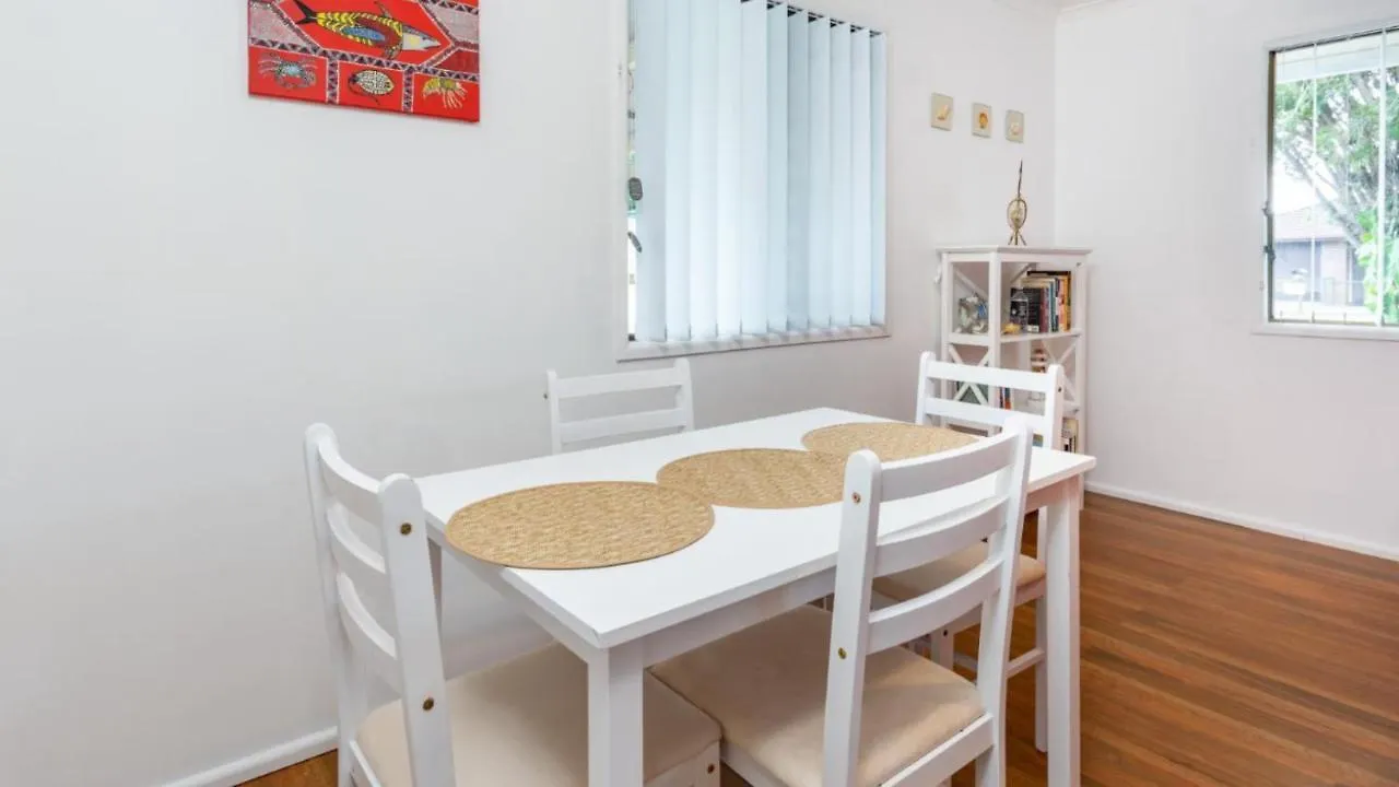 Dog Friendly Holiday House In Bongaree 0*,  Avustralya